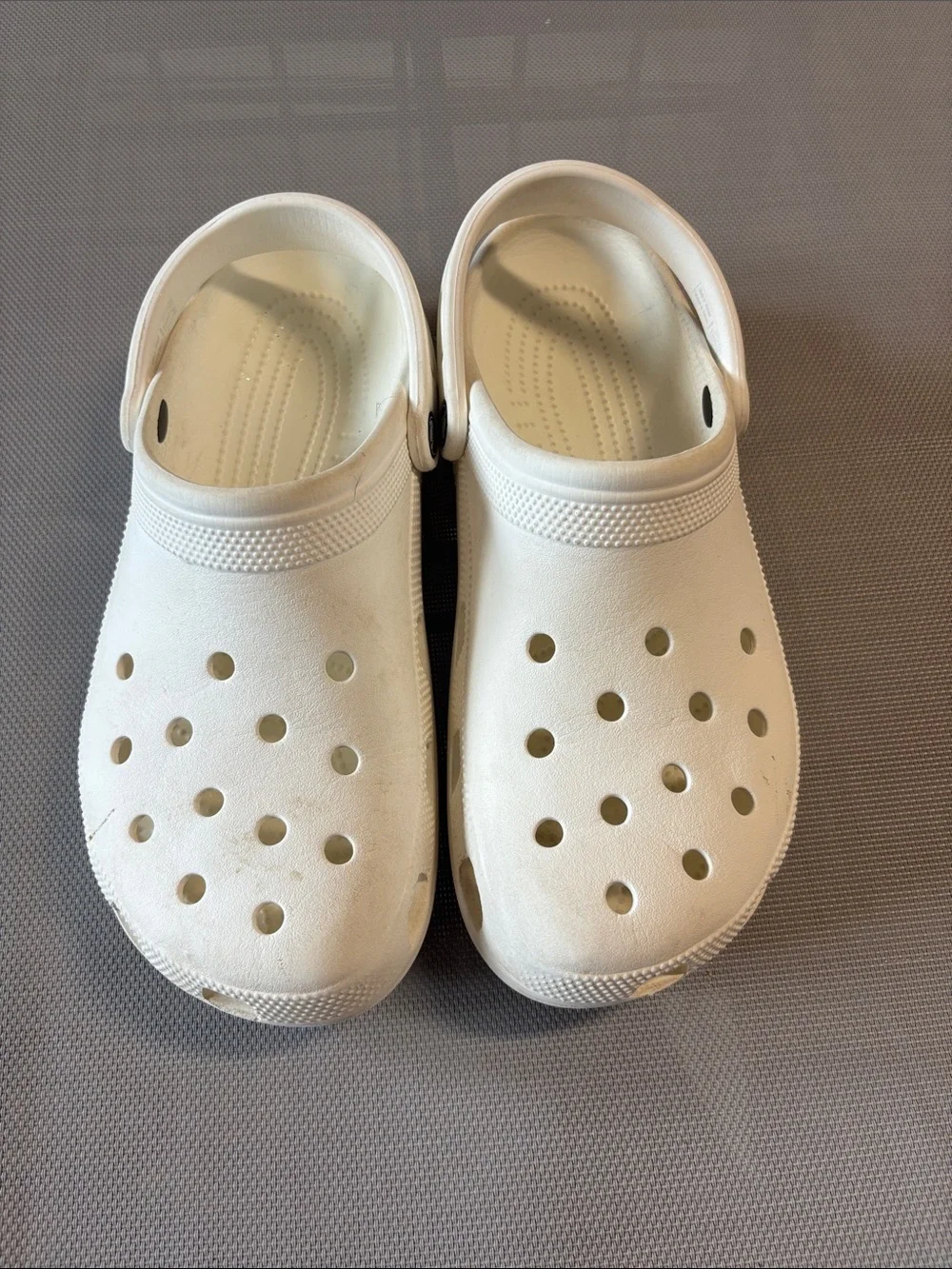 CROCS men’s sz 12 Classic White Slip-On Clogs with Heel Strap EUC